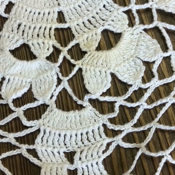 FINAL SALE PRICE Vintage Doily Lot X 5 - Picture 9 of 12
